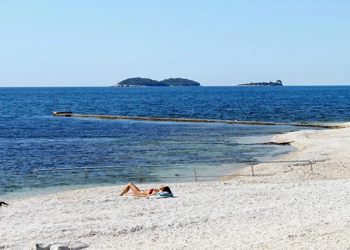 3373b * Rovinj